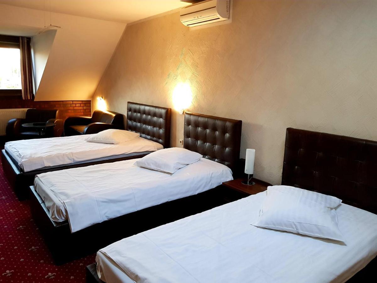 Amadeus Hotel Zielona Gora Exterior photo