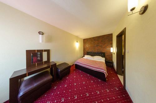 Amadeus Hotel Zielona Gora Exterior photo